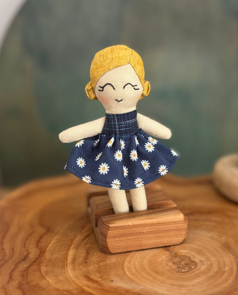 Ready made dollhouse doll - child girl 10cm