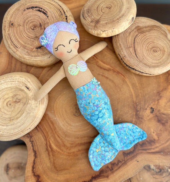 Mini mermaid doll